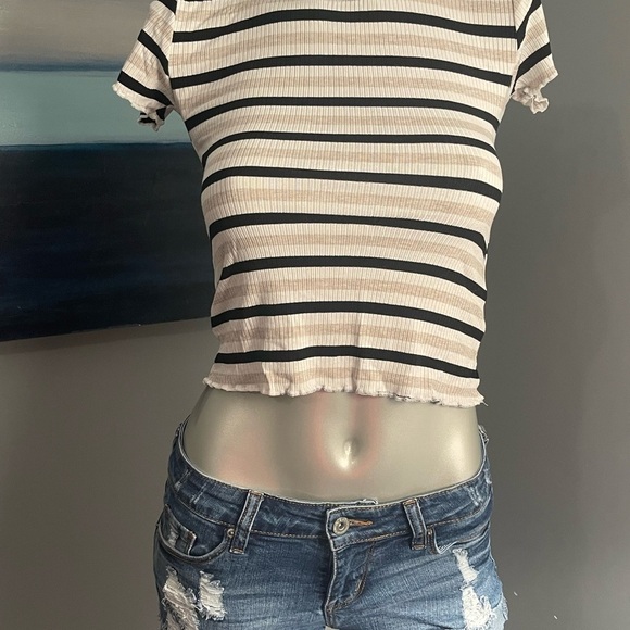 Striped Black, Cream & Tan Cropped Top Sz. Small - Picture 2 of 8